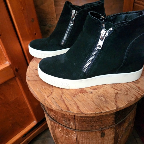 STEVE MADDEN BLACK ZIP WEDGE HIGH TOP SHOE- WOMEN'S SIZE 7.5 - Picture 5 of 8